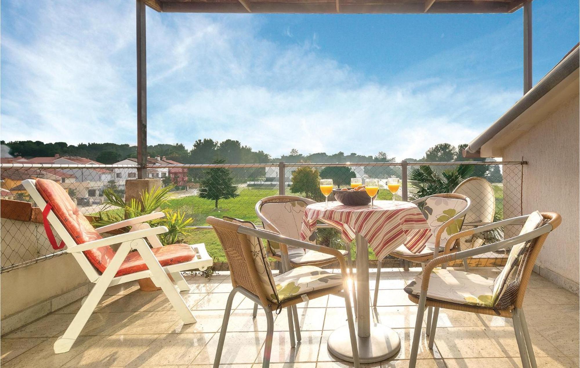 Lovely Apartment In Fazana With House Sea View المظهر الخارجي الصورة